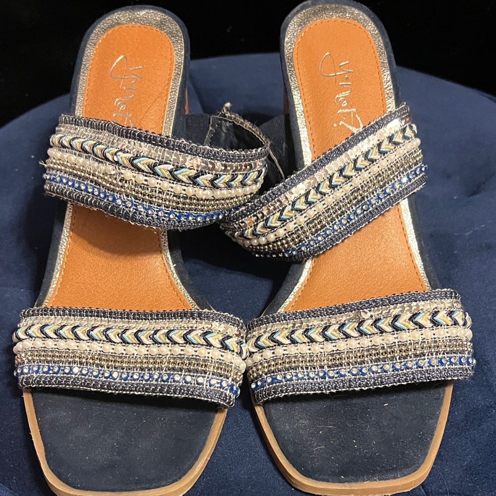 Stylish Embellished Sandals in Navy and Tan